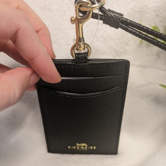 🌸 Coach Black Signature Crossgrain Leather Id Lanyard w/ Card Slots NWT - Picture 1 of 17